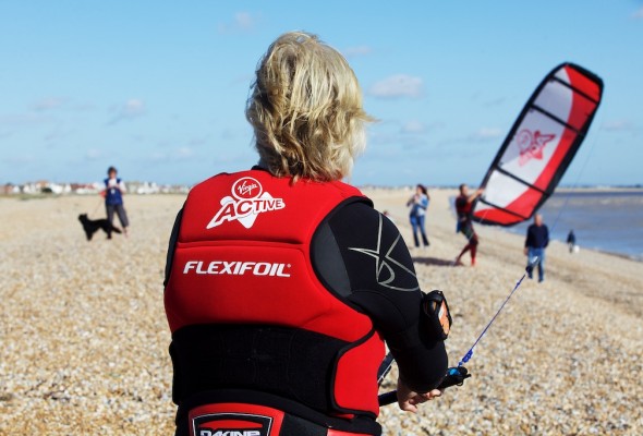 Branson Kitesurfs the Channel (nearly..)